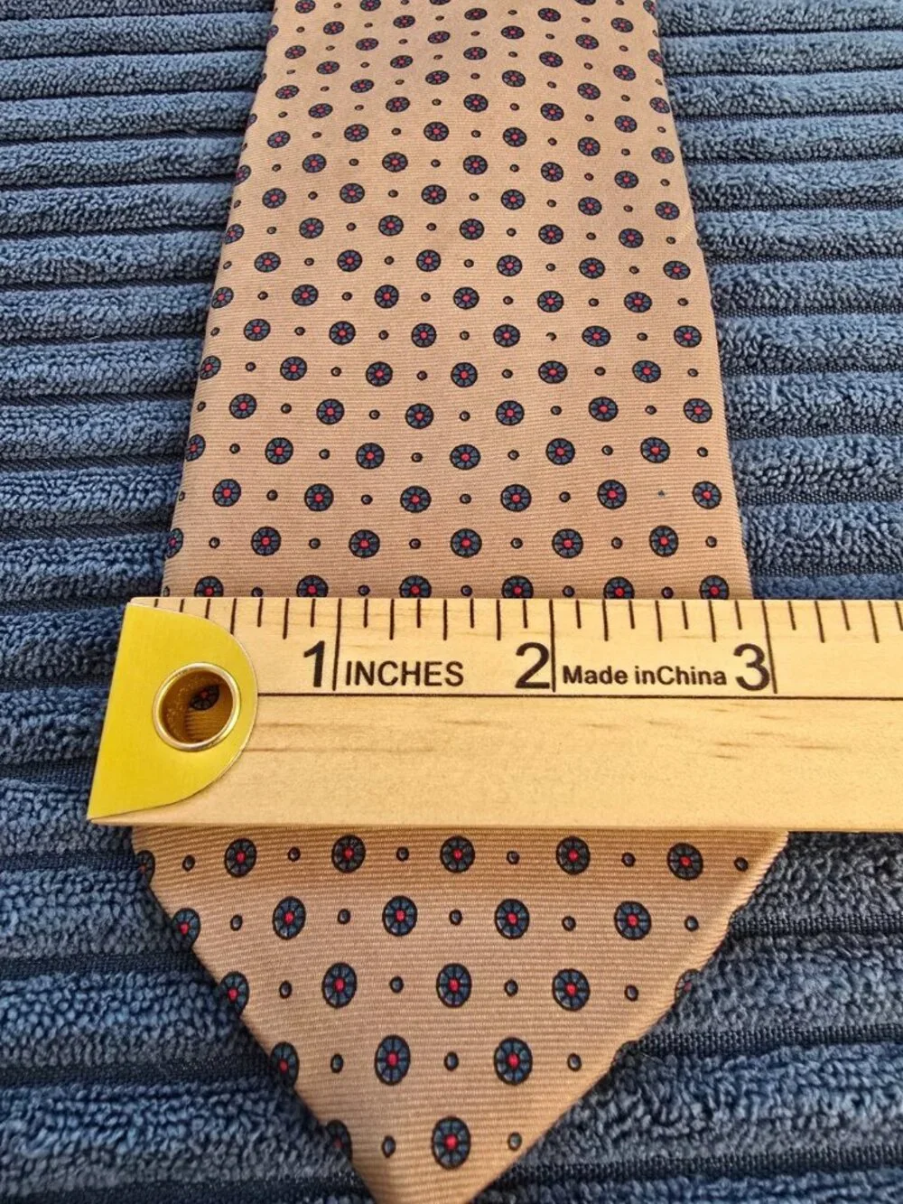 Vintage Chaps Ralph Lauren Mens Silk Tie Beige/Green/Red Foulard Medallion USA